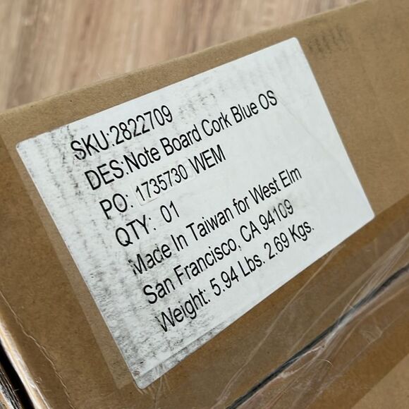 West Elm • Slim note cork board - Picture 4 of 4